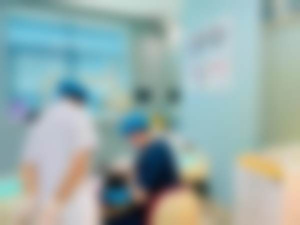 【娄底康馨口腔医院医生团队：】