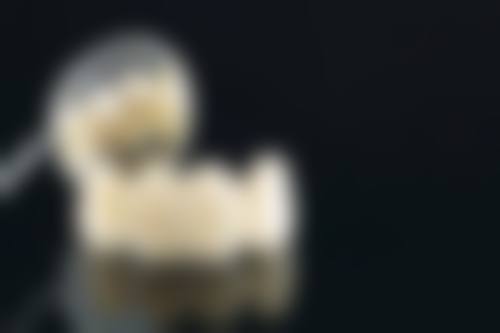 牙根处鼓了个包、按压疼痛怎么办