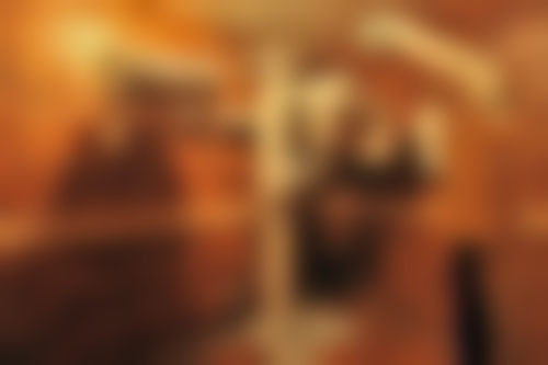 成都唐牙科口腔诊所配备了精良的设备。CBCT机就像是口腔的“透视眼”，它可以清晰地看到牙齿和颌骨的内部结构，帮助医生更正确地诊断病情。全景机能够拍摄口腔的全景图像，让医生全方面了解口腔的整体情况。超声洁治器可以效率高地去除牙齿表面的牙结石和菌斑，让牙齿变得干净又健康。铸造机则在制作义齿等方面发挥着重要作用，能确保义齿的质量。切割装置可以严谨地进行牙齿的切割操作。根管测量仪能正确测量根管的长度，为根管治疗提供精细的数据。根管填充器可以将填充材料正确地填充到根管内。激光设备在一些口腔治疗中能起到良好的辅助作用，比如减轻疼痛、促进伤口愈合等。电动吸引器可以及时吸走口腔内的液体和异物，保持口腔清洁。口腔内窥镜就像一个小摄像头，能让医生清楚地看到口腔内部的各个角落，便于诊断和治疗。