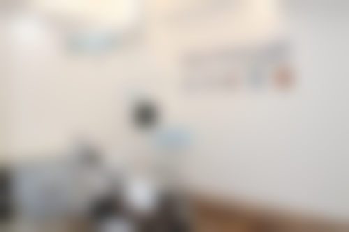 虽然目前没有具体的医生信息，但可以想象，能在这样一家正规且专精的口腔诊所工作的医生，肯定都是具备一定专精知识和丰富临床经验的。他们应该擅长不同的口腔项目，比如有的医生可能擅长牙齿矫正，能根据患者的牙齿情况制定出合适的矫正方案；有的医生可能在牙周治疗方面有独特的技巧，能让患者的牙周问题得到有效解决。