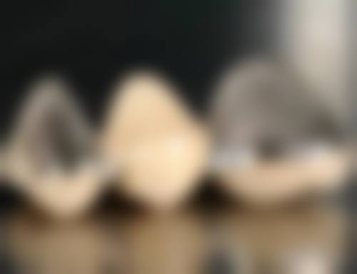 广州市第一人民医院口腔科的优势十分明显。从数据上看，年门诊量约70000人次，年出院人数约300人次，年种植牙约600颗，年完成正畸病人数100多例。这说明它在口腔治疗方面有着较高的患者认可度和业务量。尤其是颌面外科，在省内是为数不多能独立完成各种复杂手术的科室，其专精的技术和丰富的经验为患者的口腔健康提供了有力保护。