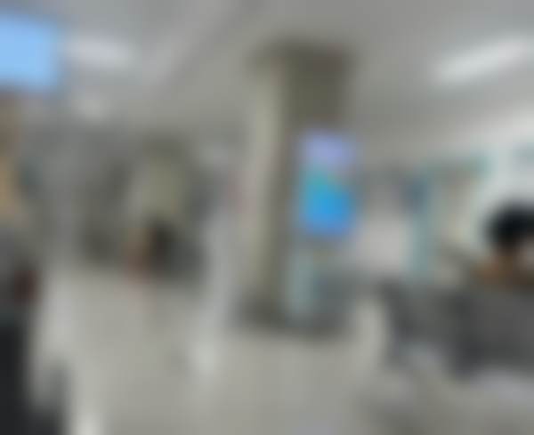特色科室与核心设备:精细诊断引领视觉健康