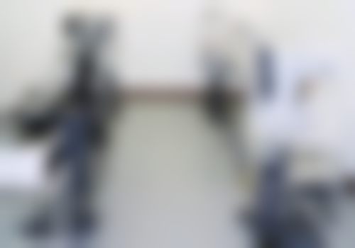 高端设备与特色科室，精细诊疗守护明眸
